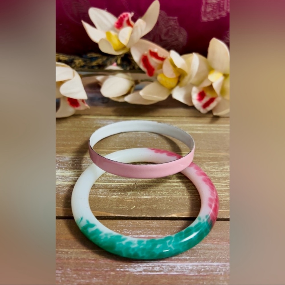 Rare vintage jade tri color bangle and made in Austria bangle